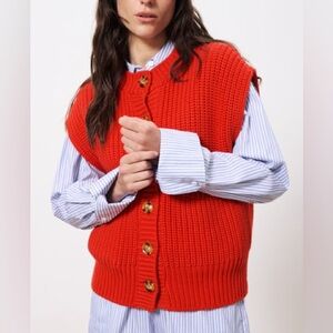 NWT FRNCH Carmele Chunky Knit Sweater Vest Sleeveless Cardigan Red Size Small